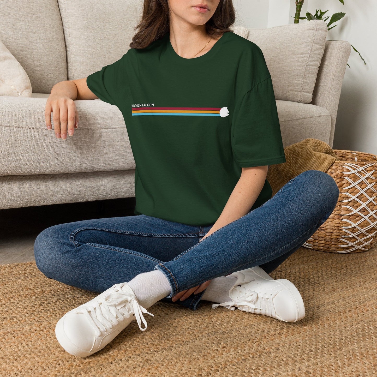 Millennium Falcon Hyperspace Tee – Minimalistisches Sci-Fi T-Shirt