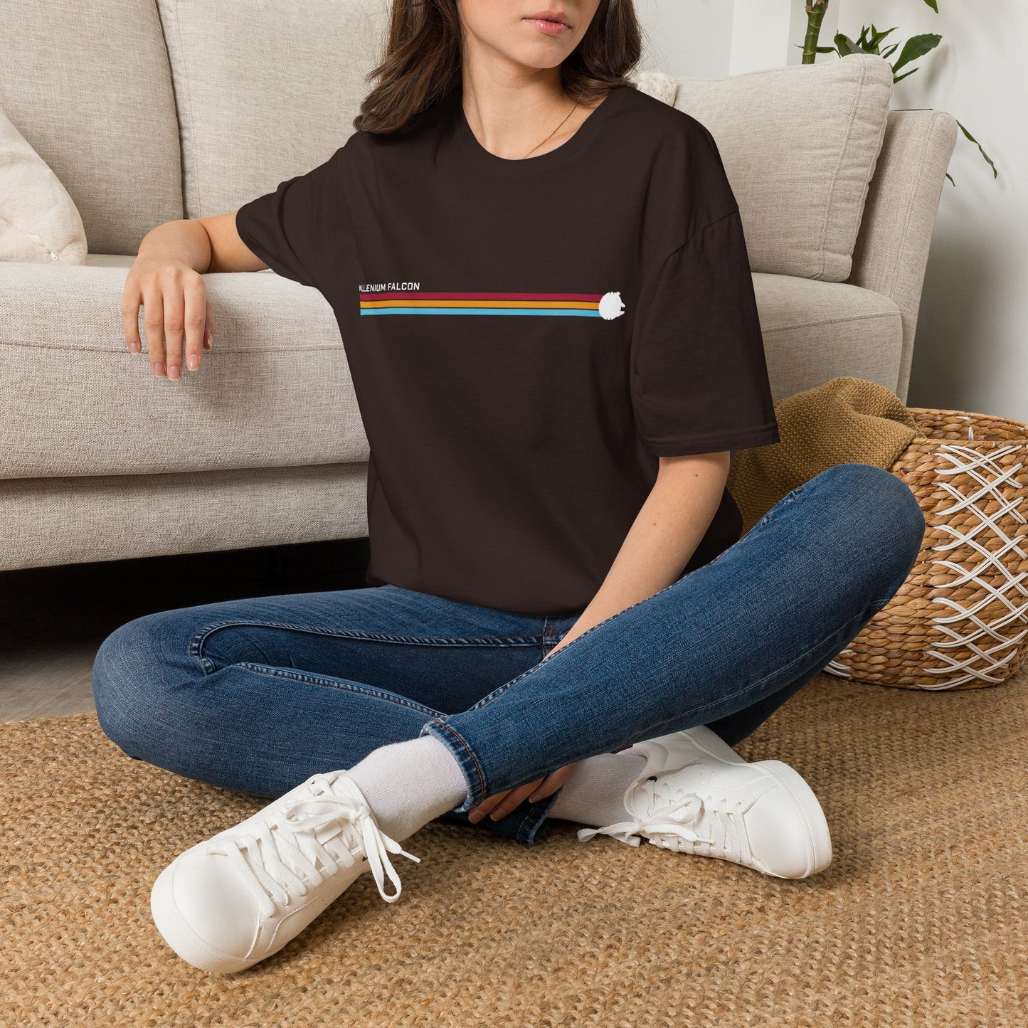 Millennium Falcon Hyperspace Tee – Minimalistisches Sci-Fi T-Shirt