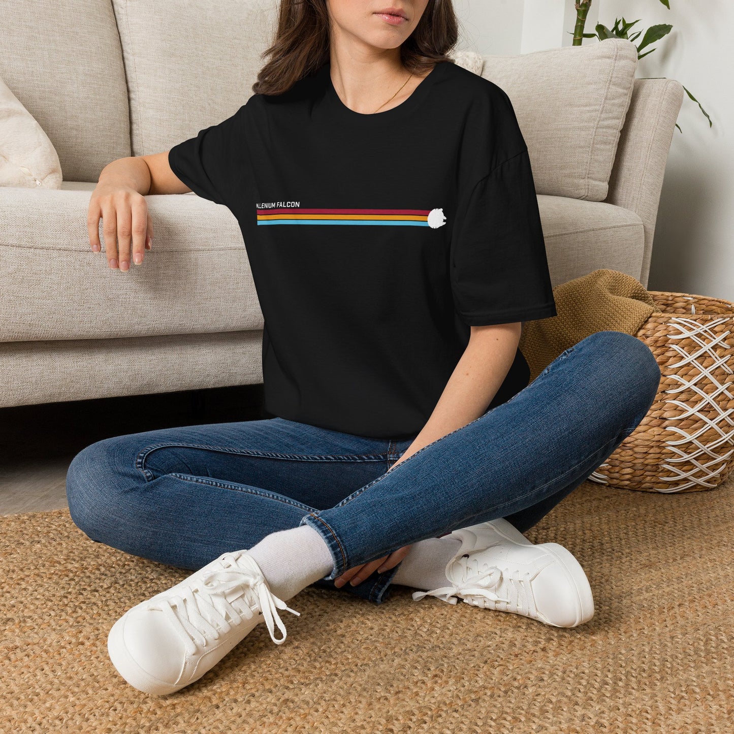 Millennium Falcon Hyperspace Tee – Minimalistisches Sci-Fi T-Shirt